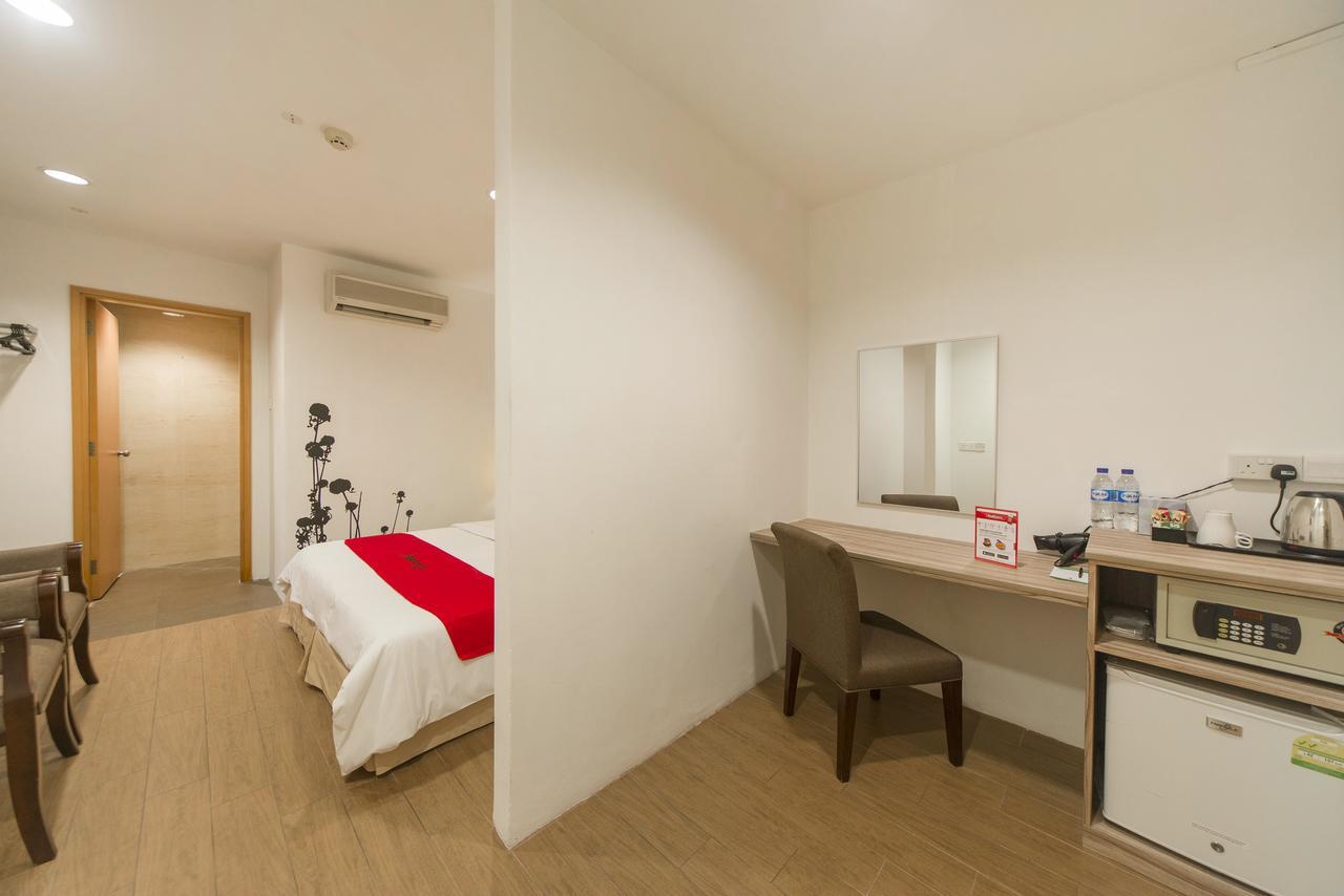 Reddoorz Plus @ Victoria Street Singapore Buitenkant foto